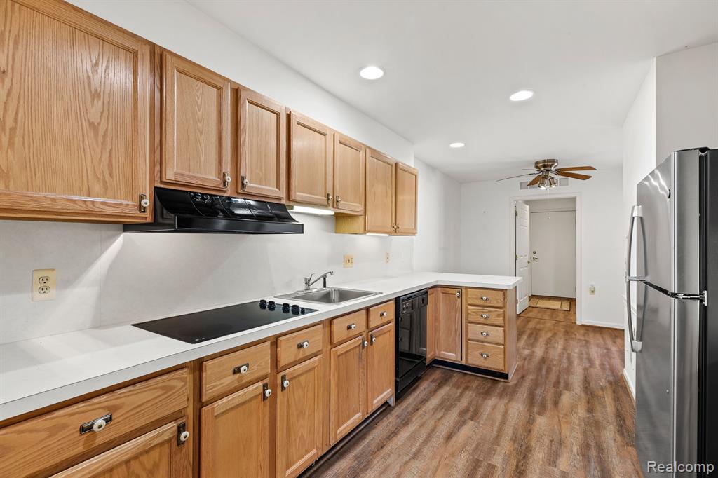 21370 MULBERRY Court, 57, Farmington Hills, MI 48336 — Photo 17
