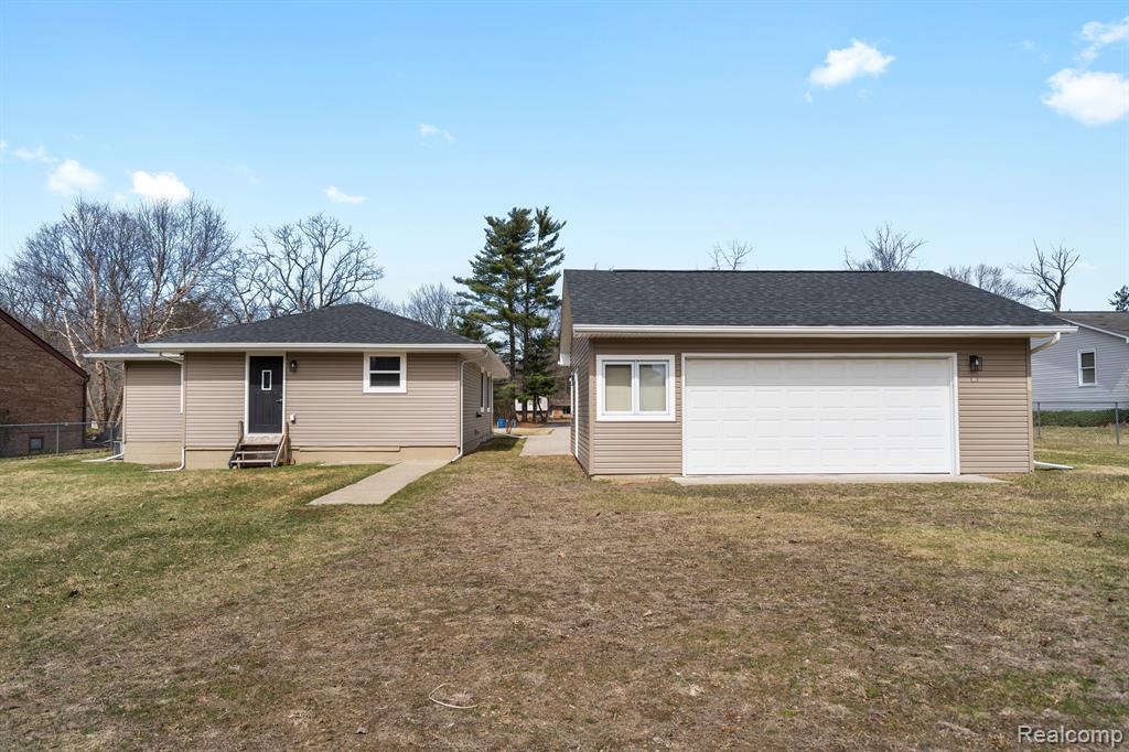 4339 FENMORE Avenue, Waterford, MI 48328 — Photo 36