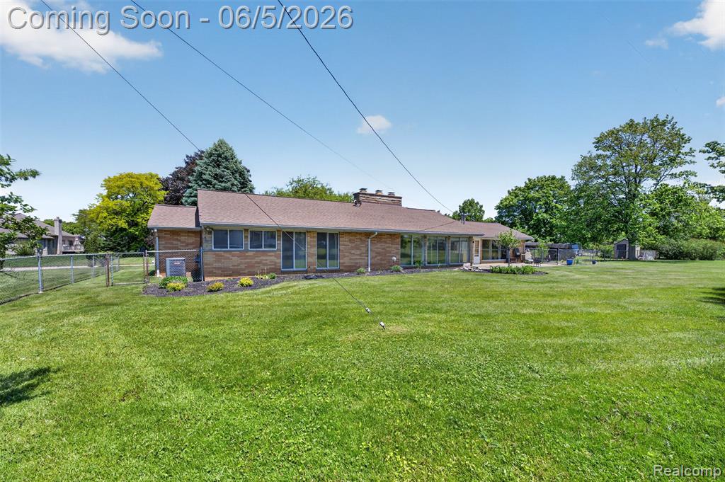 7174 Meadowvue Drive, Grand Blanc, MI 48439 — Photo 56