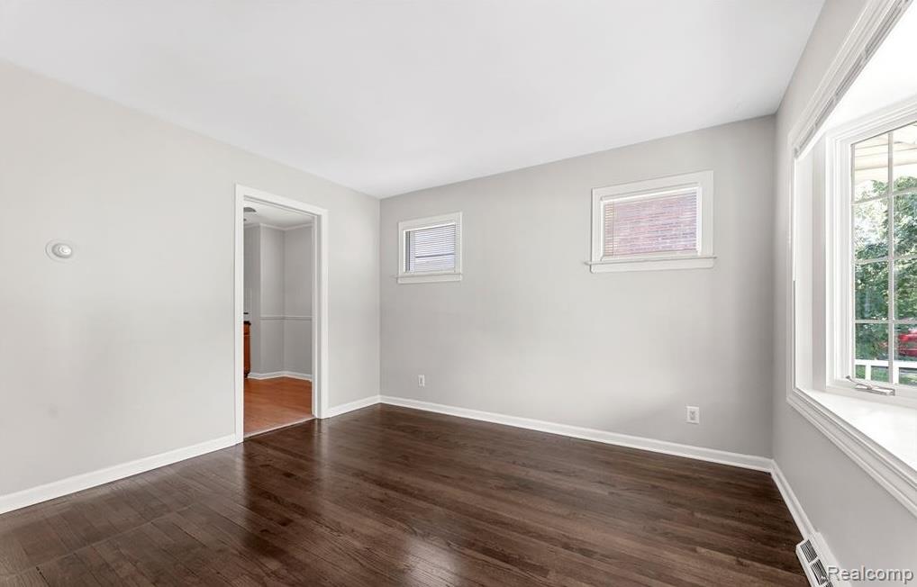 4924 Huron Street, Dearborn Heights, MI 48125 — Photo 6
