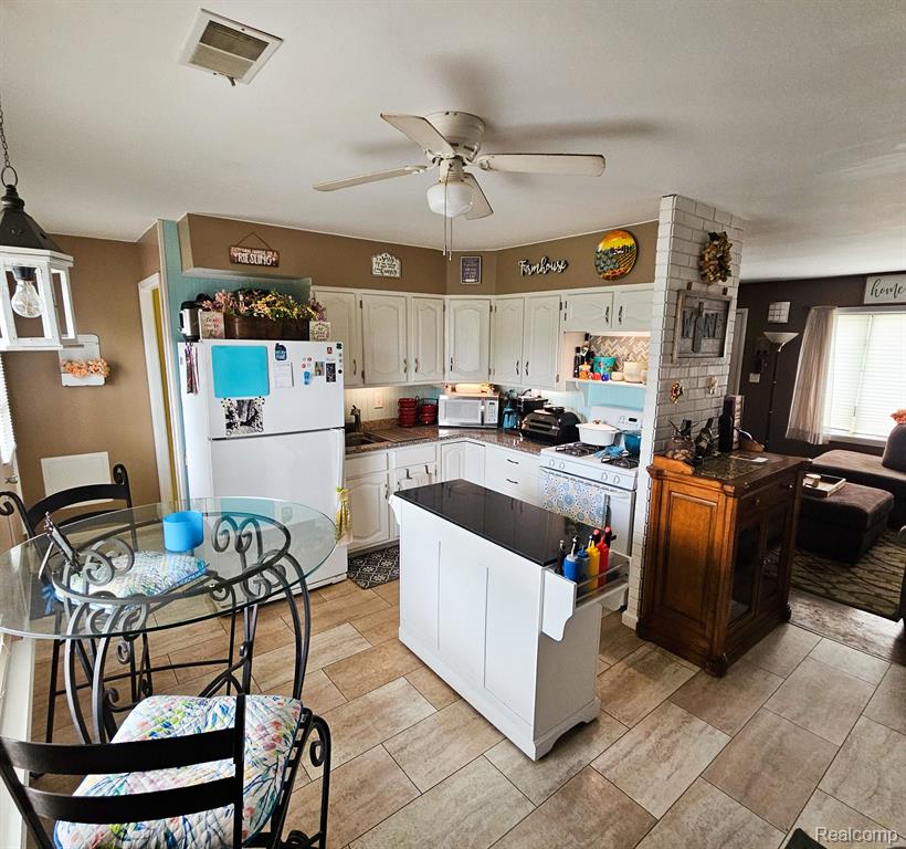 456 CARDINAL Drive, Marysville, MI 48040 — Photo 8