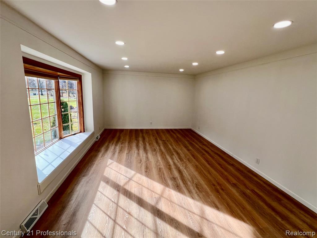 9421 Mapletree Drive, Plymouth, MI 48170 — Photo 20