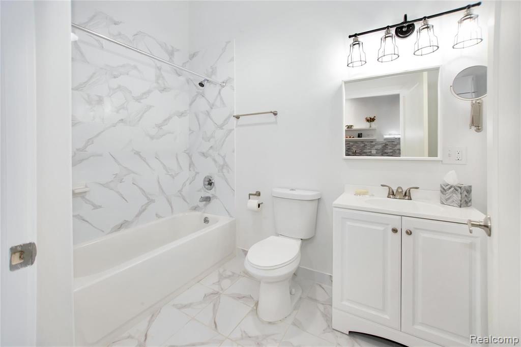 470 BRAINARD Street, Detroit, MI 48201 — Photo 29