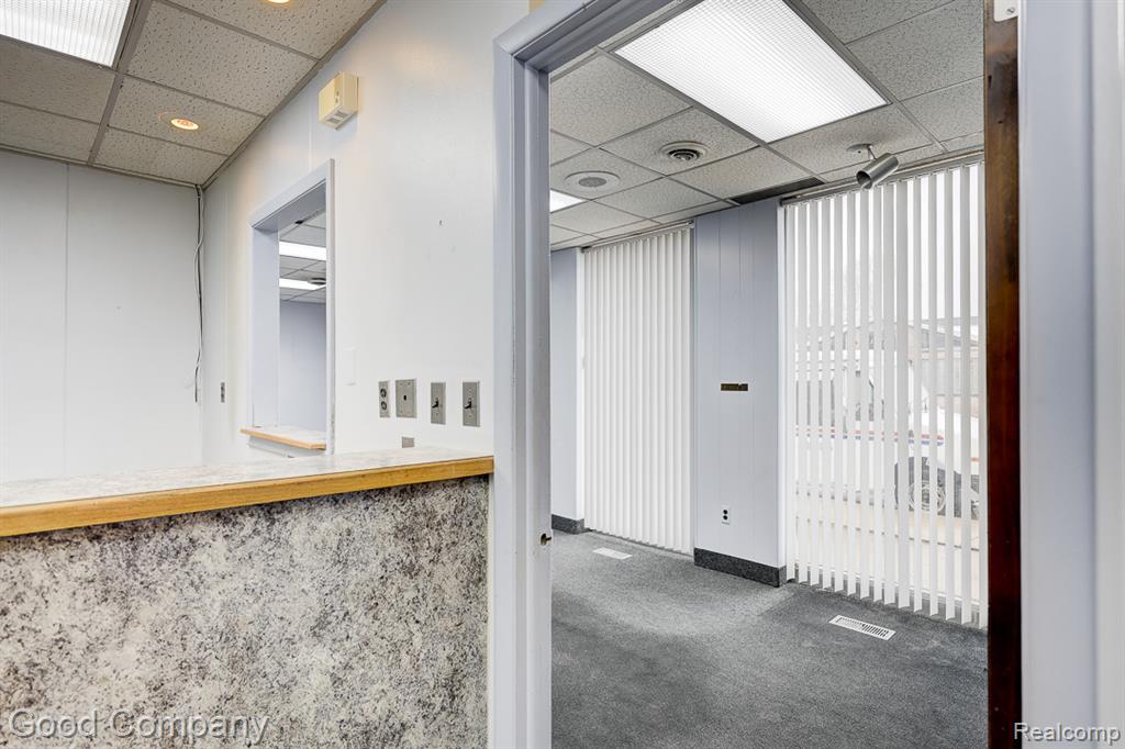 26095 W 6 Mile Road, Redford, MI, 48240