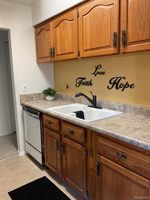 1730 HARRISON Avenue, B2, Trenton, MI 48183 — Photo 14