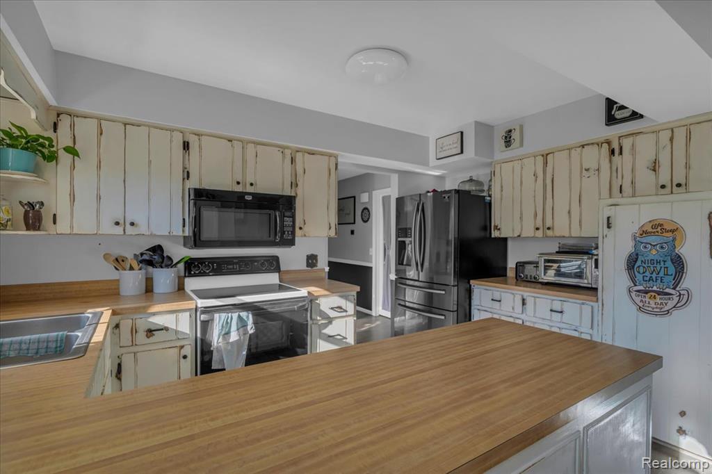 4608 Huntington Drive, Port Huron, MI 48060 — Photo 14