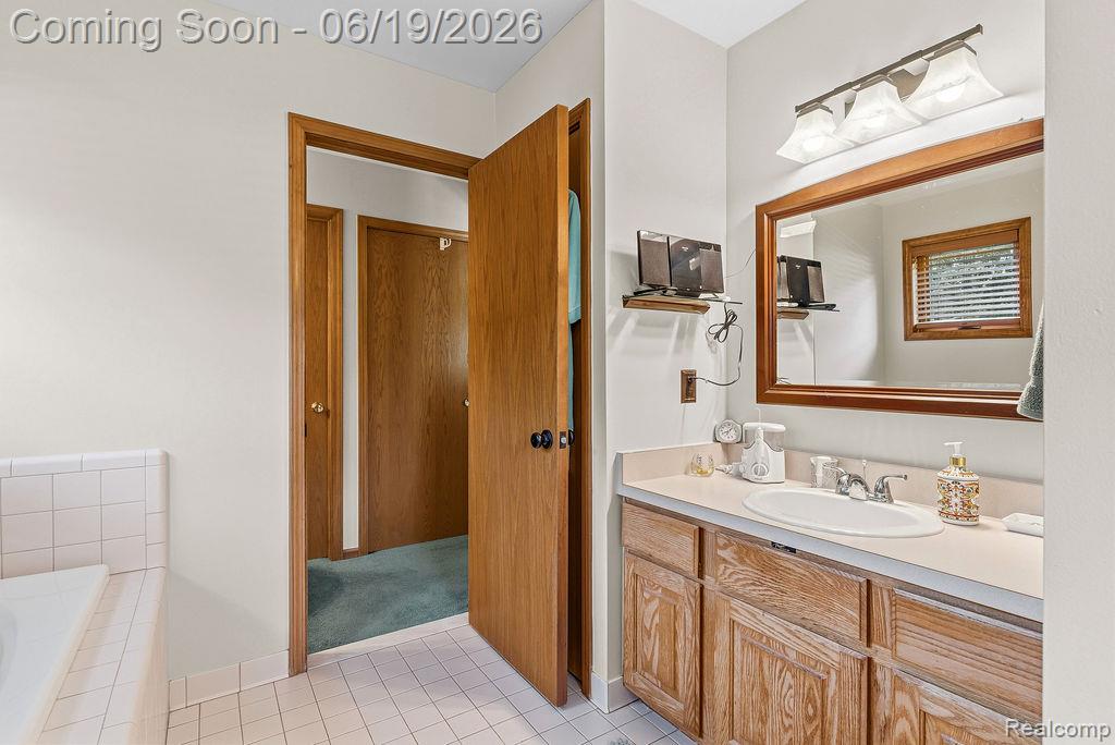 2867 Iris Lane, Hartland, MI 48353 — Photo 23