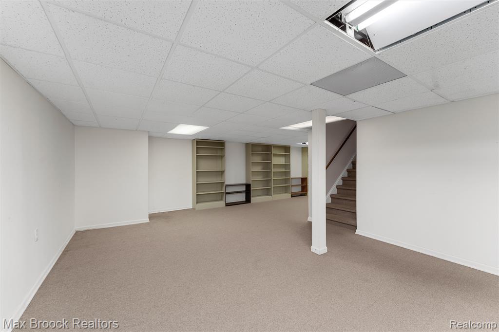 5946 Cherry Crest Drive, West Bloomfield, MI — Photo 40