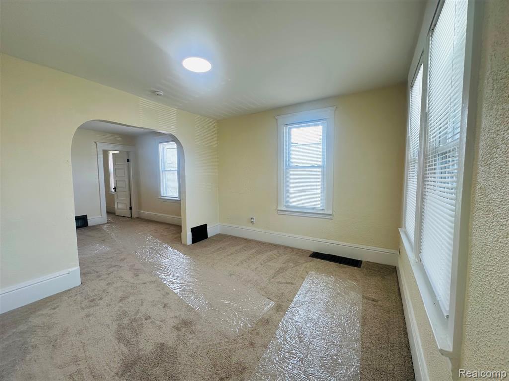 18576 Jefferson, Riverview, MI 48193 — Photo 7