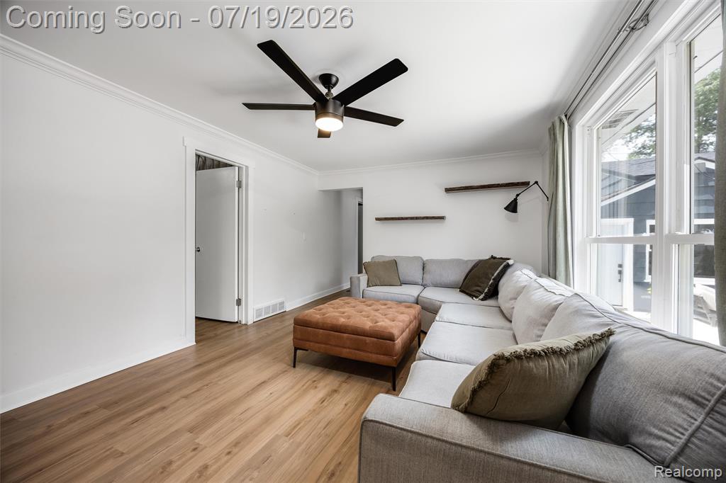 4174 Bunker Avenue, West Bloomfield, MI 48323 — Photo 8