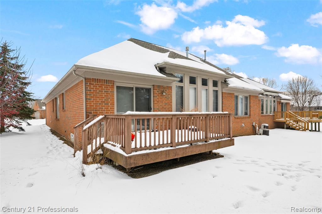 40121 Streamwood Court, Sterling Heights, MI 48310 — Photo 27