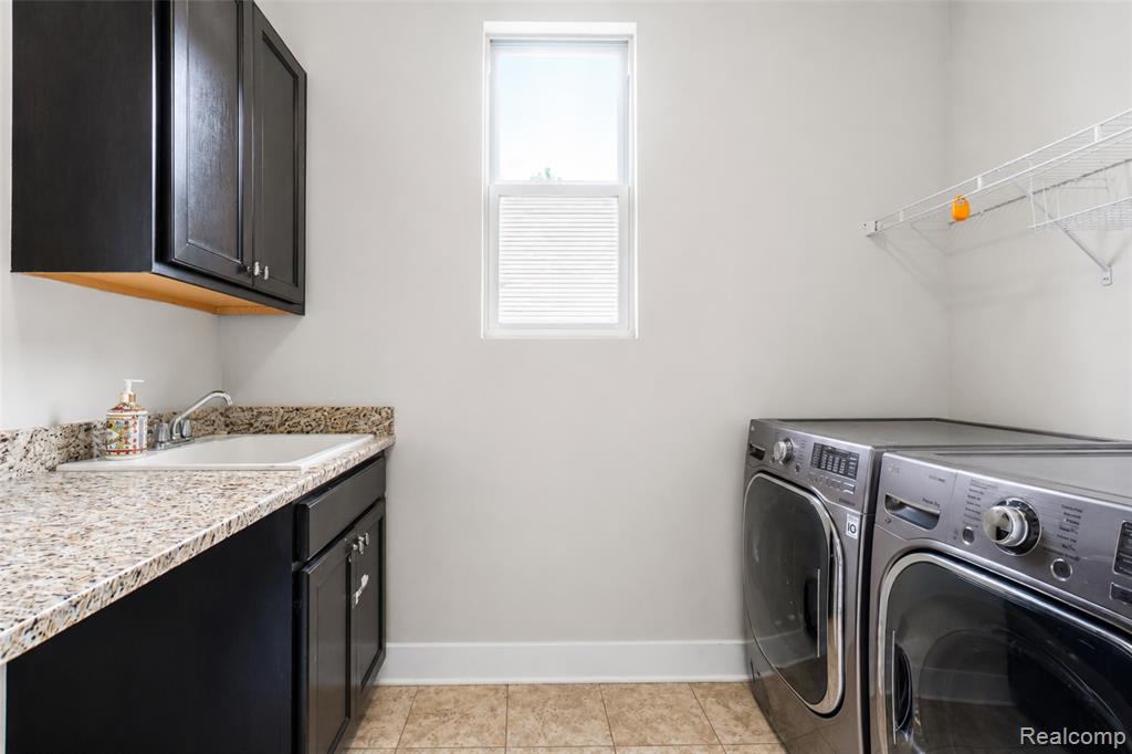 354 Findley Circle, Lake Orion, MI — Photo 34
