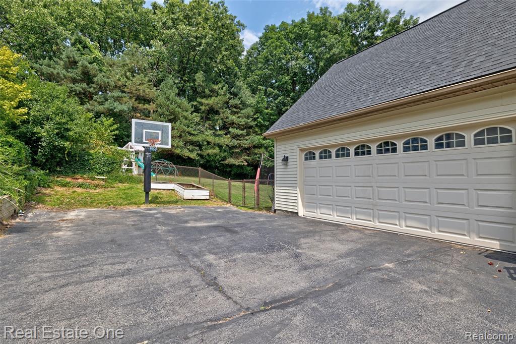 6360 Woodcrest Ridge, Clarkston, MI — Photo 51