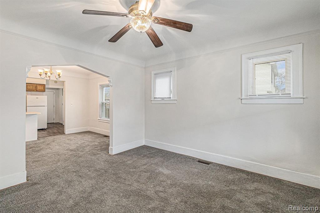 5402 Croissant Street, Dearborn Heights, MI 48125 — Photo 6