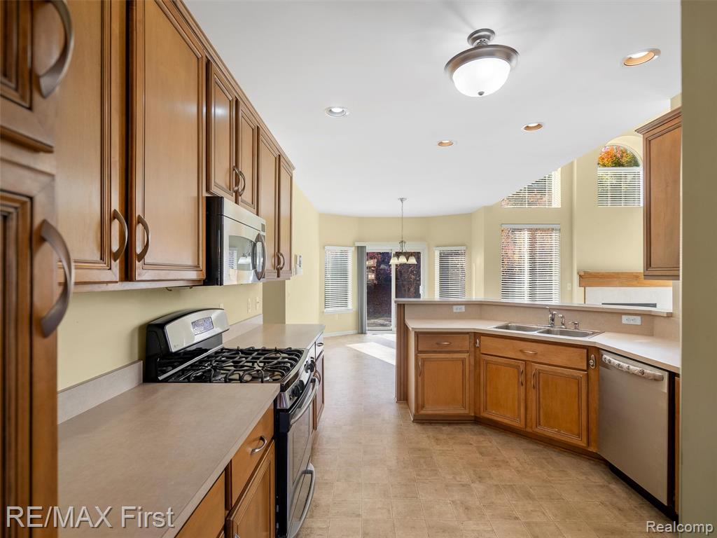 8564 Washington Woods Drive, Washington, MI — Photo 9