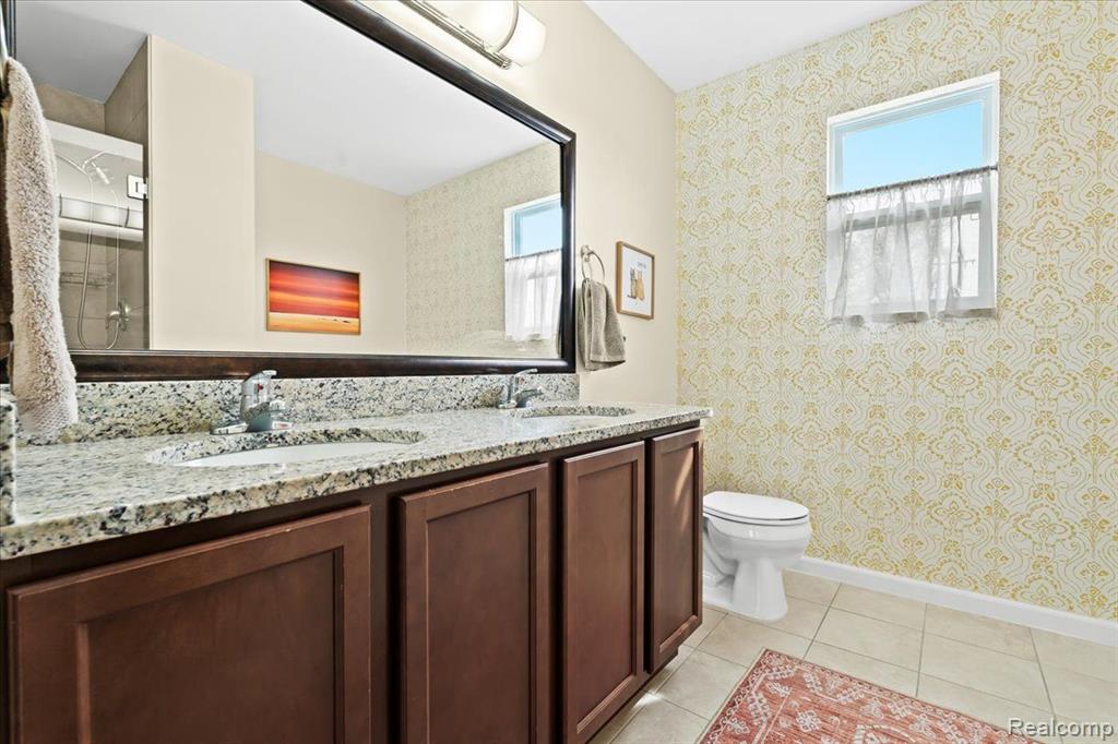 8242 BERWICK Drive, Westland, MI — Photo 20