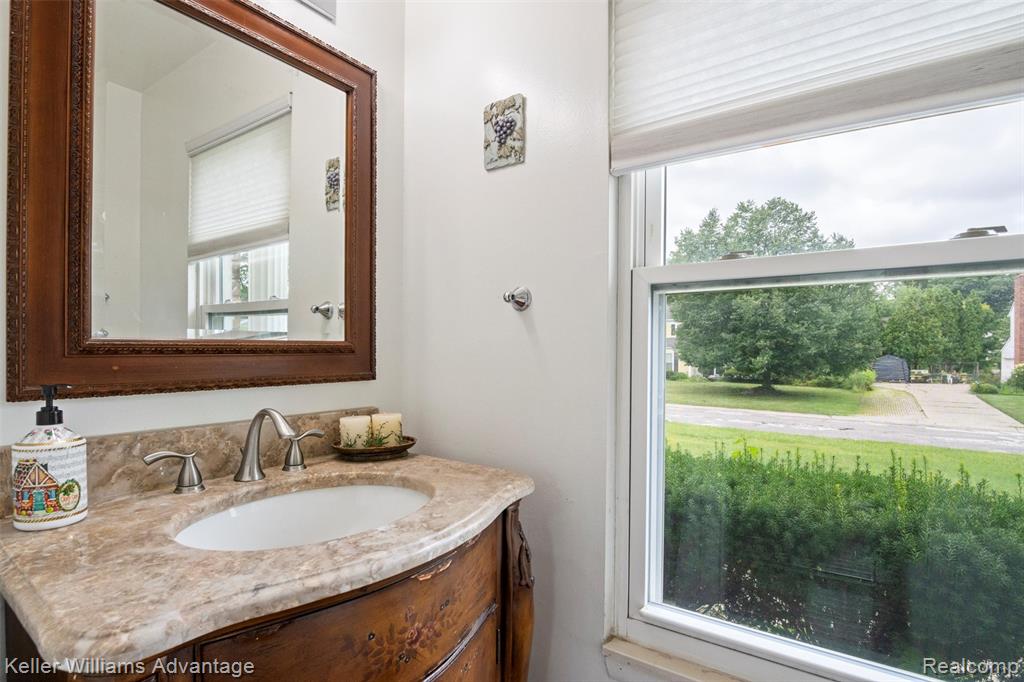 5016 Patrick Road, West Bloomfield, MI — Photo 26