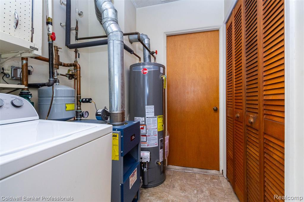 7332 N Vernon Street E, Dearborn Heights, MI 48127 — Photo 23