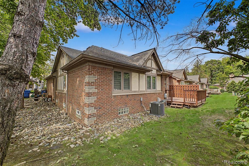 816 N Beech Daly Road, Dearborn Heights, MI 48127 — Photo 42