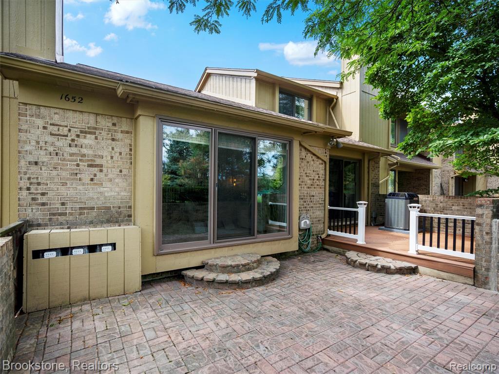 1652 S Hill Circle, Bloomfield Hills, MI 48304 — Photo 34