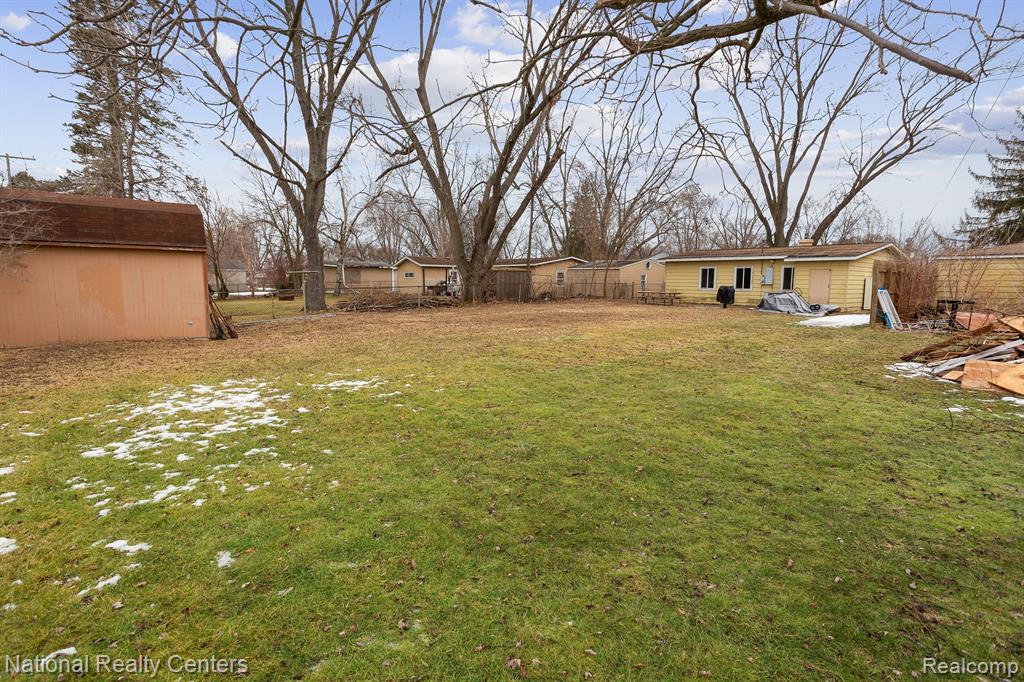 6378 Beth, Brighton, MI 48116 — Photo 29