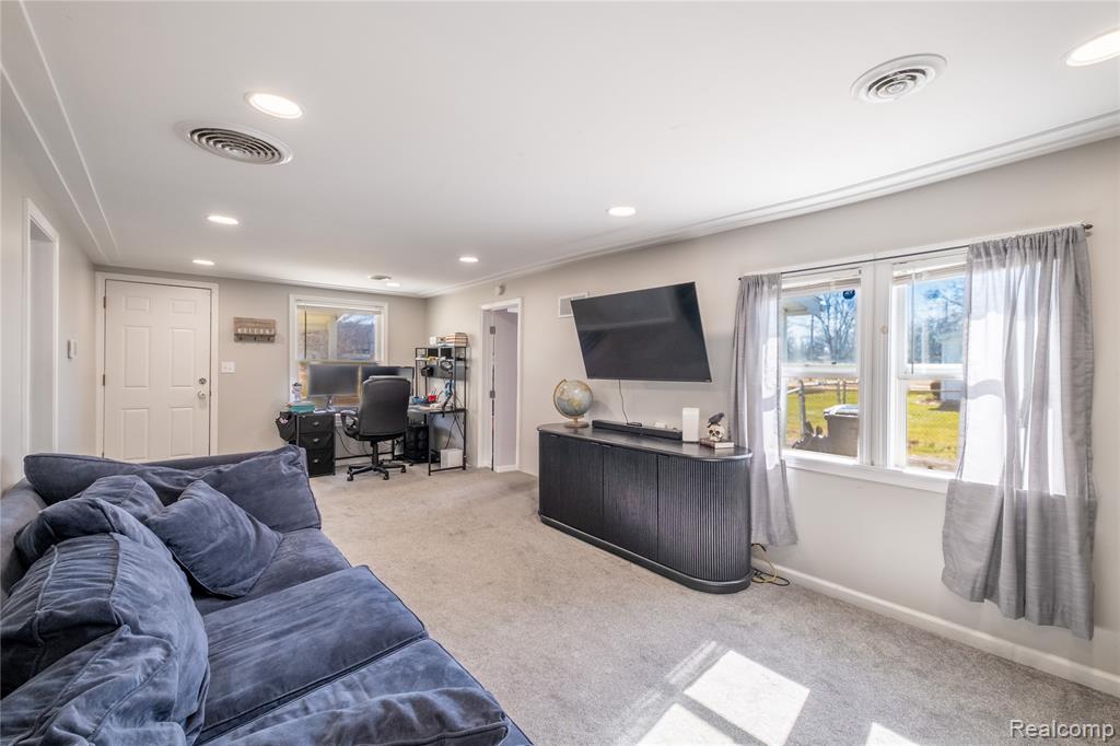 2176 Lauderdale Street, Flint, MI 48532 — Photo 5