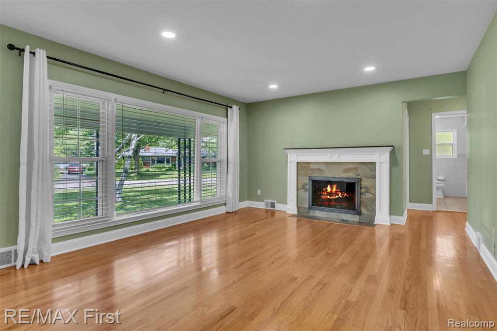 31923 Bella Vista Drive, Farmington, MI 48334 — Photo 4