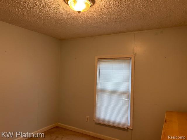 48606 Lakeview Circle, Shelby Twp, MI 48317 — Photo 38