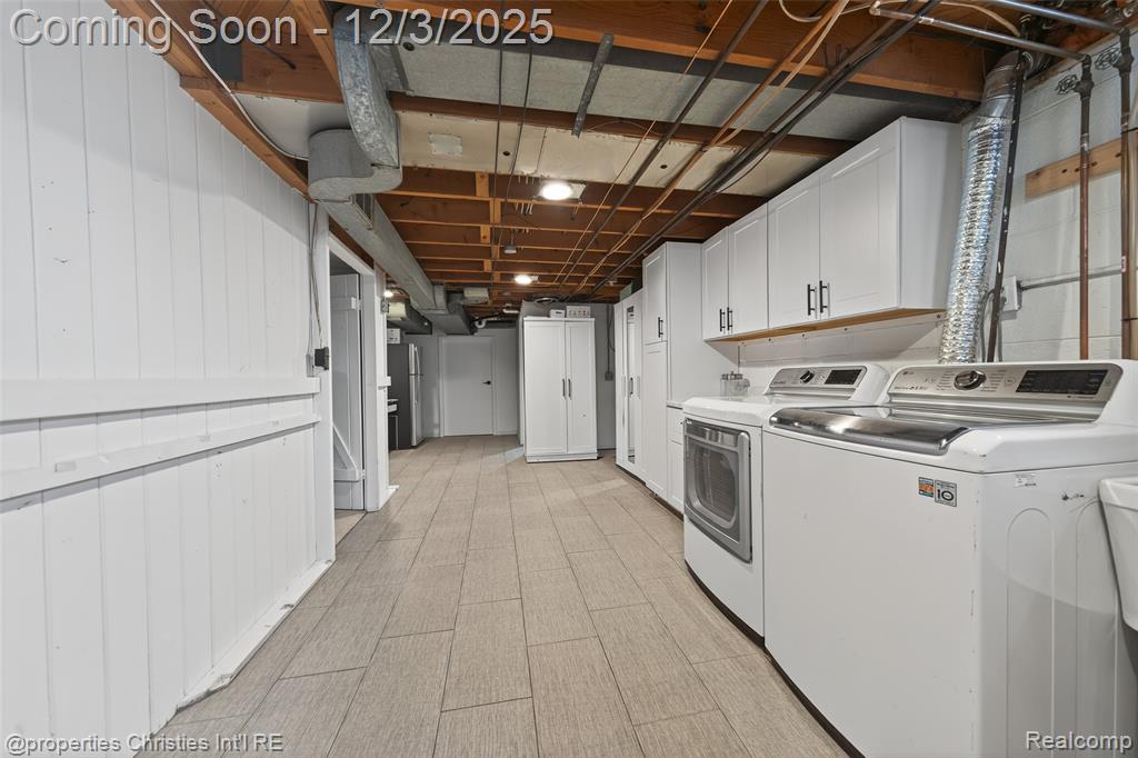 16927 Beverly Road, Beverly Hills, MI 48025 — Photo 32