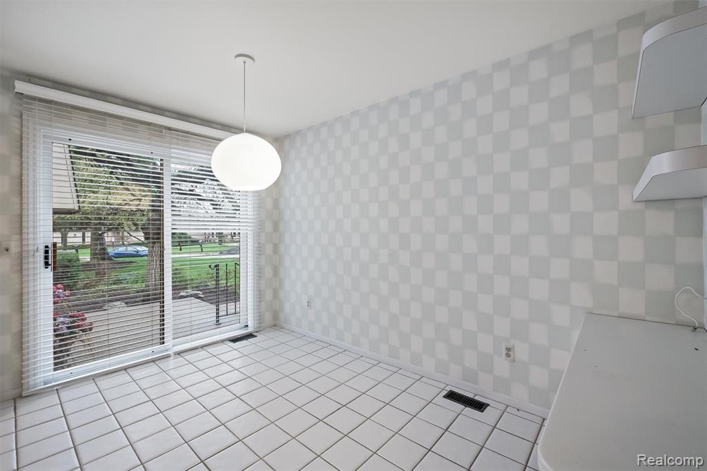 5129 Woodlands Lane, Bloomfield Hills, MI 48302 — Photo 14