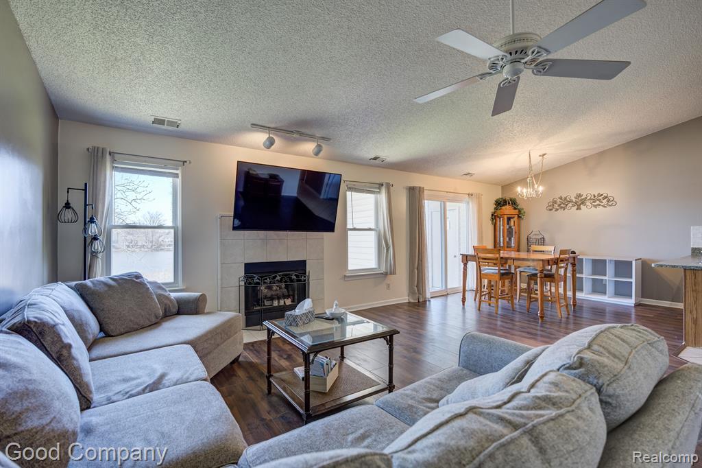 4910 HARBOR POINT Drive, 3, Waterford, MI 48329 — Photo 7