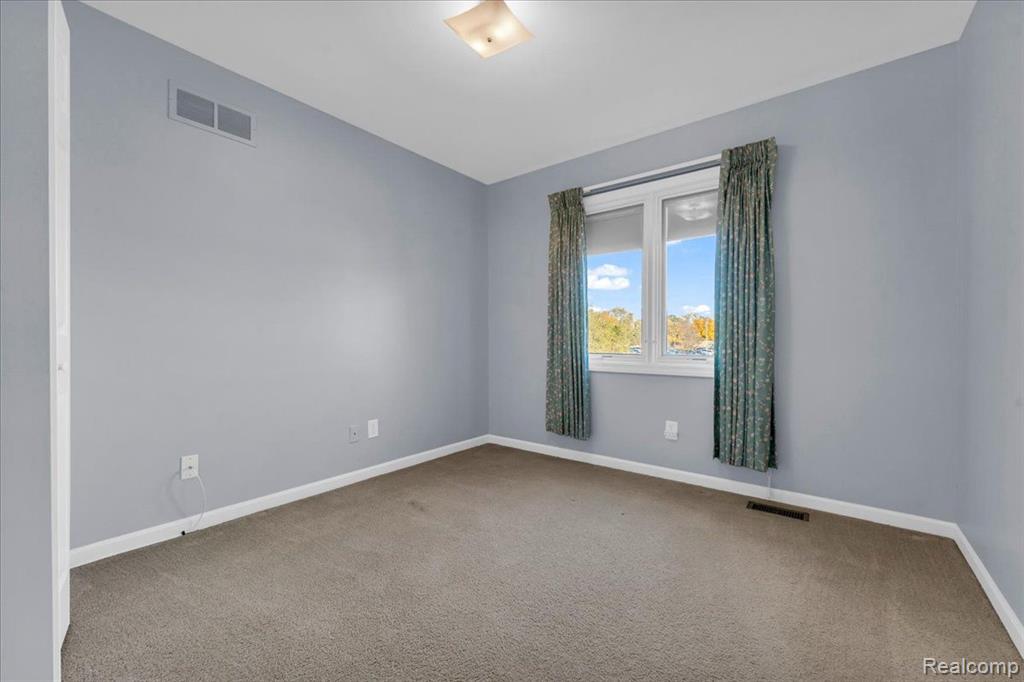 54 MAPLEGROVE Drive, 2, Clawson, MI — Photo 15