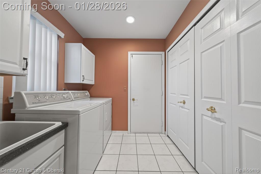 48645 Sutton Bay Court, Utica, MI 48315 — Photo 12