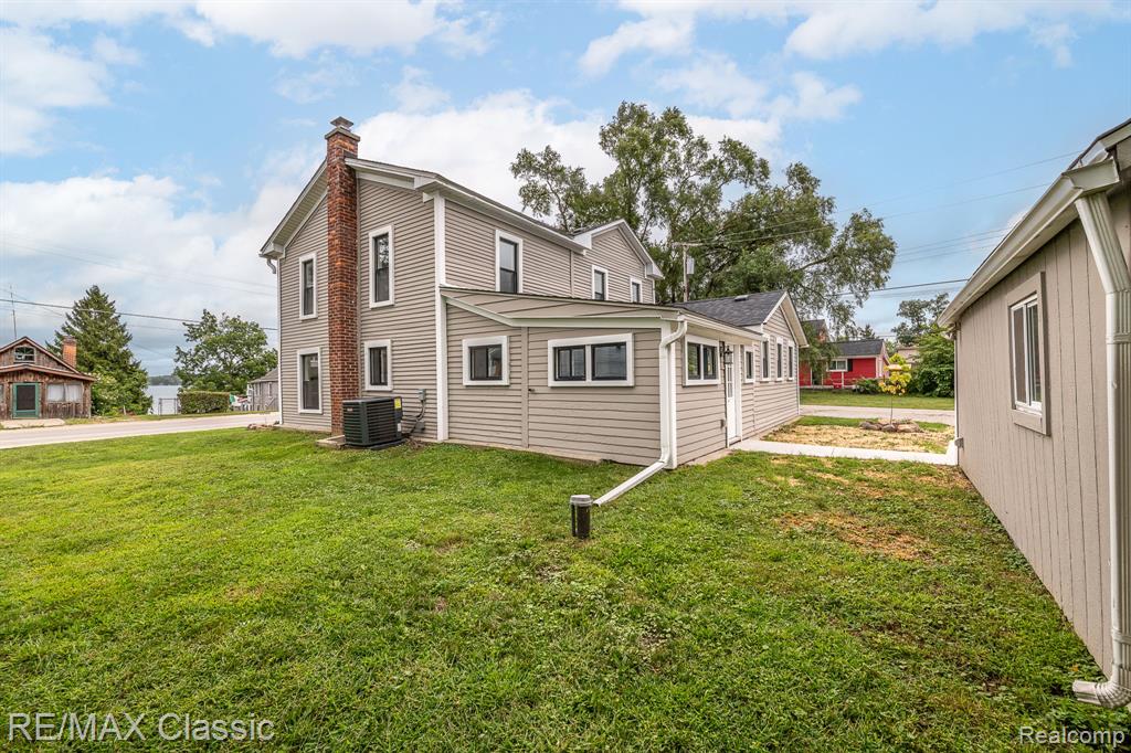 9509 Main Street, Whitmore Lake, MI 48189 — Photo 38