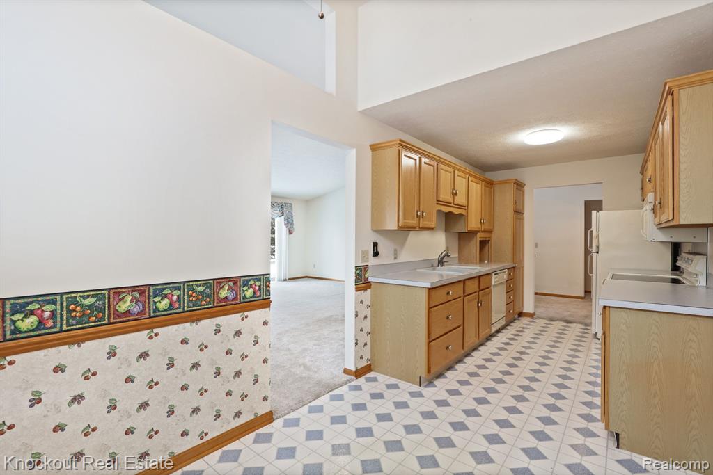 53 Pine Grove Drive, Frankenmuth, MI 48734 — Photo 16
