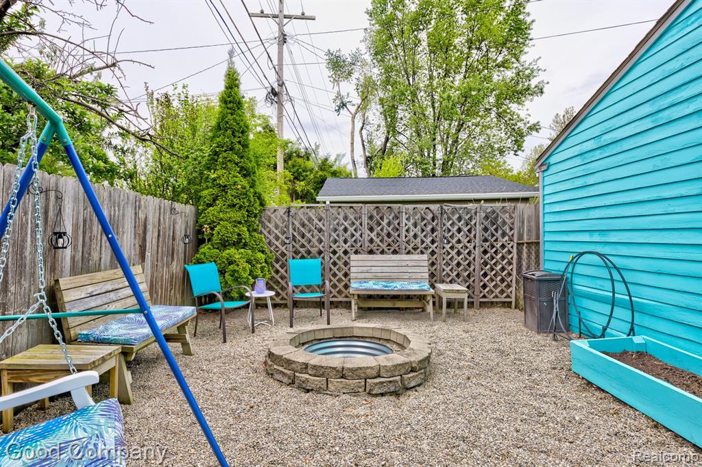 576 LANGLEY Boulevard, Clawson, MI — Photo 39