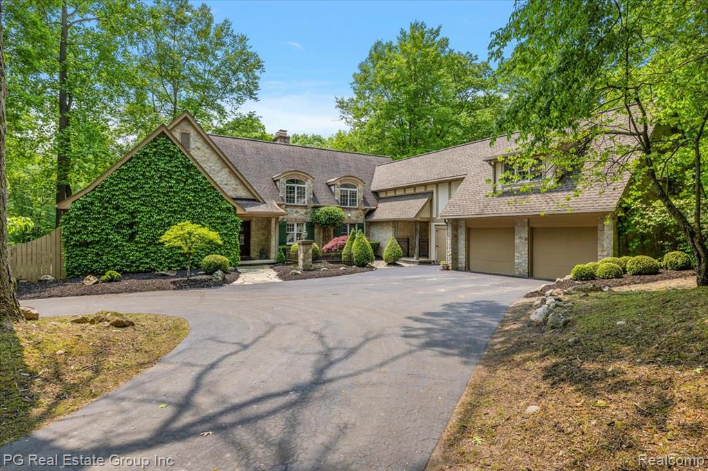 2536 ADDISON HILLS Court, Oxford, MI 48370 — front exterior
