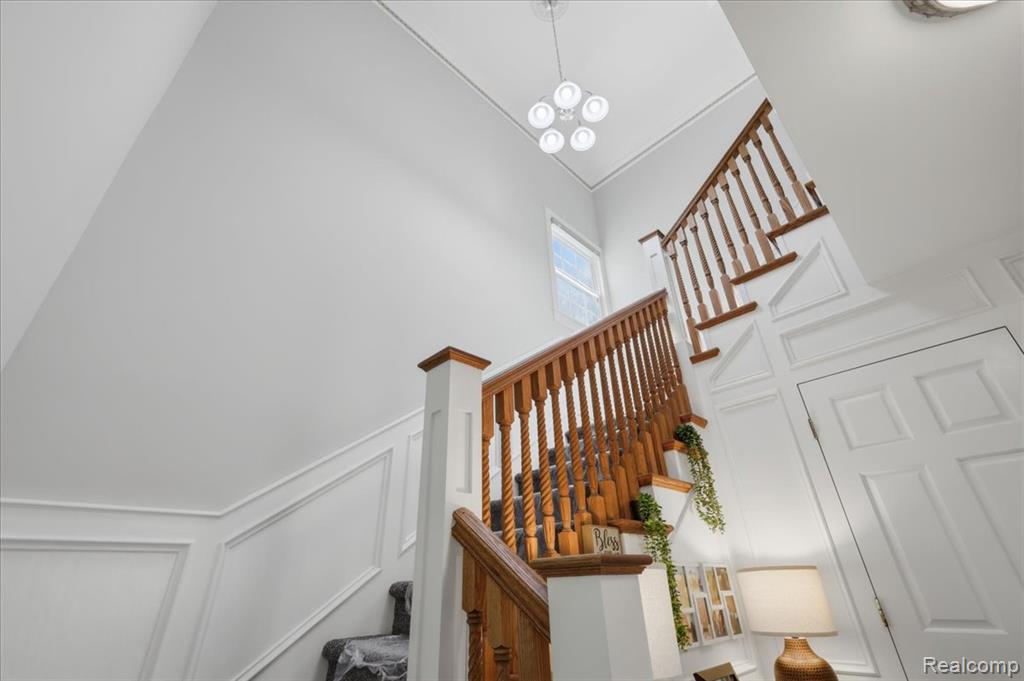 5685 Crescent Road, Waterford, MI 48327 — Photo 19