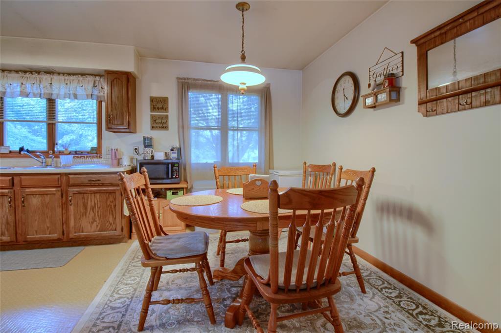 600 Oakville Waltz Road, New Boston, MI 48164 — Photo 27
