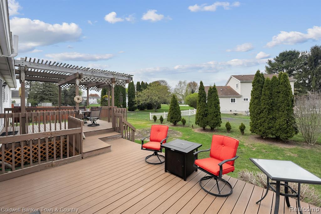 9361 SUMMERLAND Drive, Whitmore Lake, MI 48189 — Photo 6