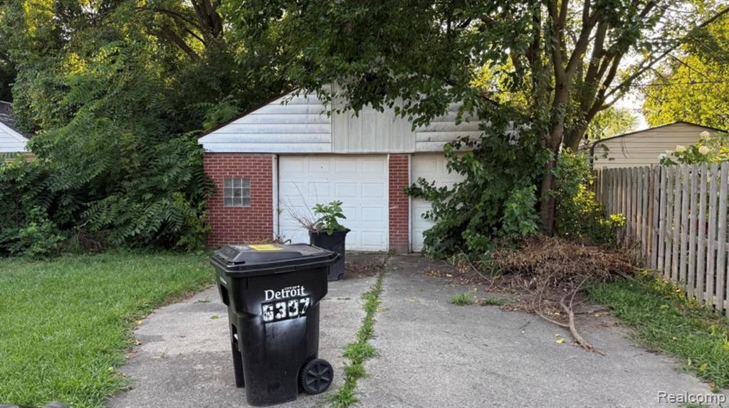 6387 Warwick Street, Detroit, MI 48228 — Photo 7