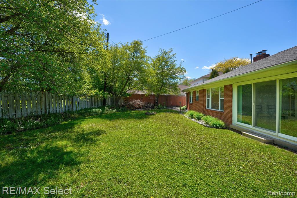 3441 Hawthorne Drive, Flint, MI 48503 — Photo 40