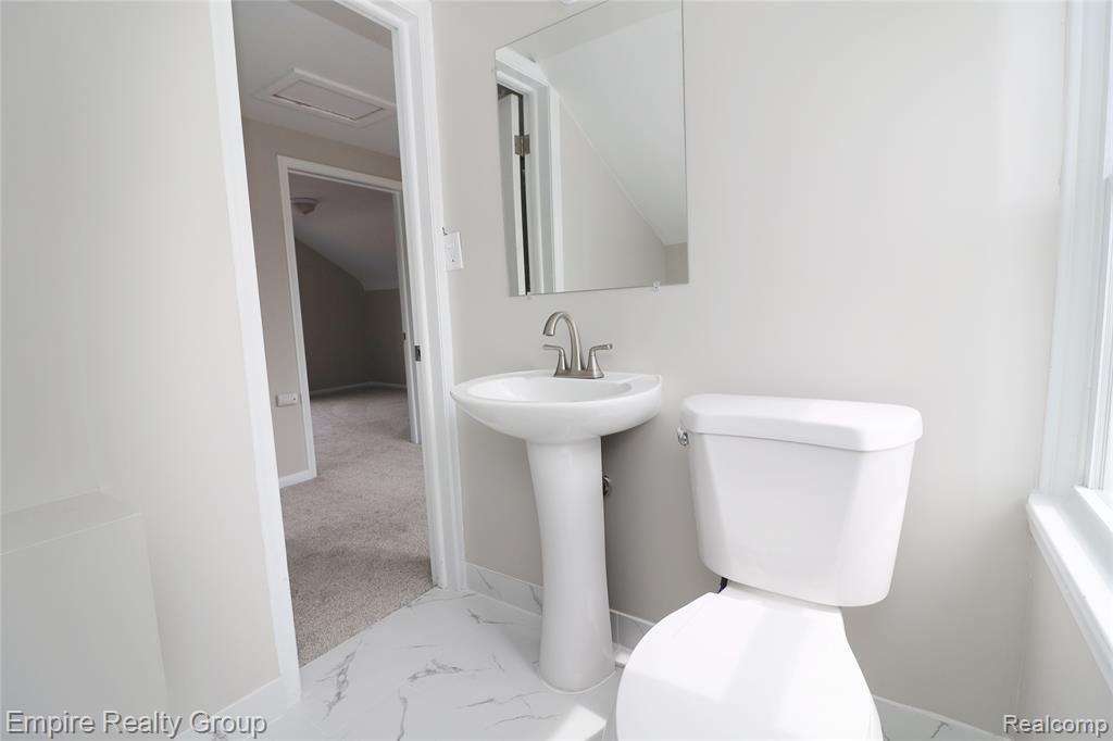 5743 N Highland Street, Dearborn Heights, MI 48127 — Photo 23
