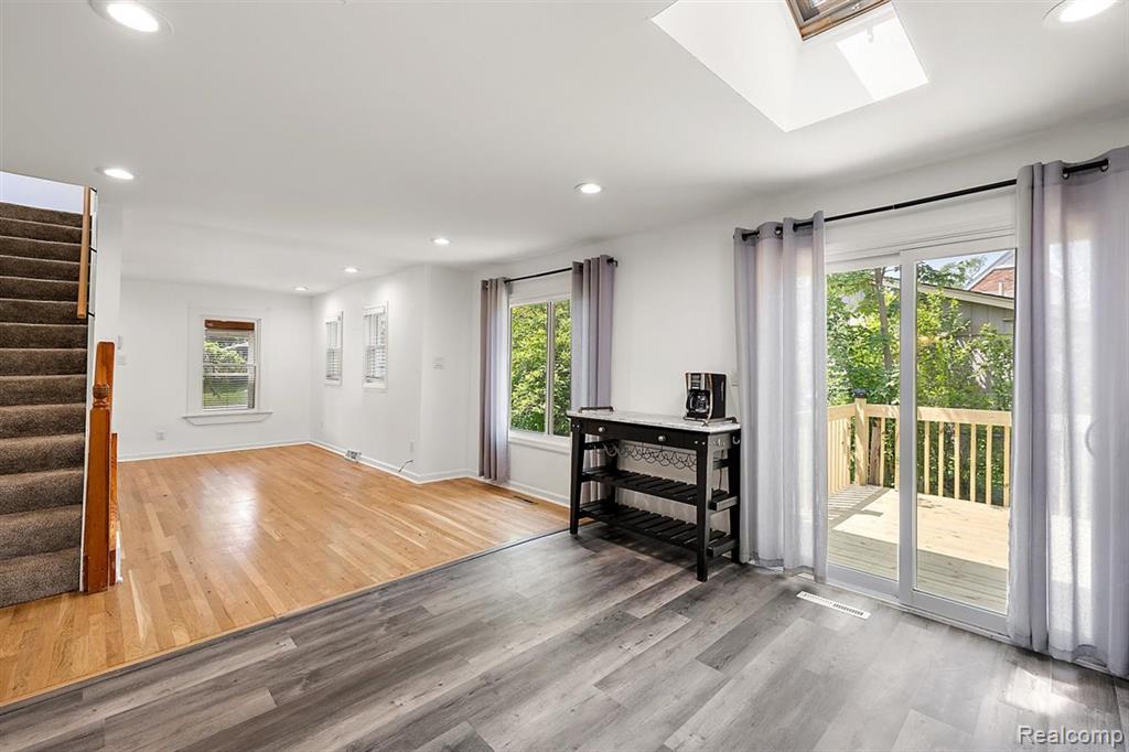 433 CHERRY Drive, Troy, MI 48083 — Photo 10