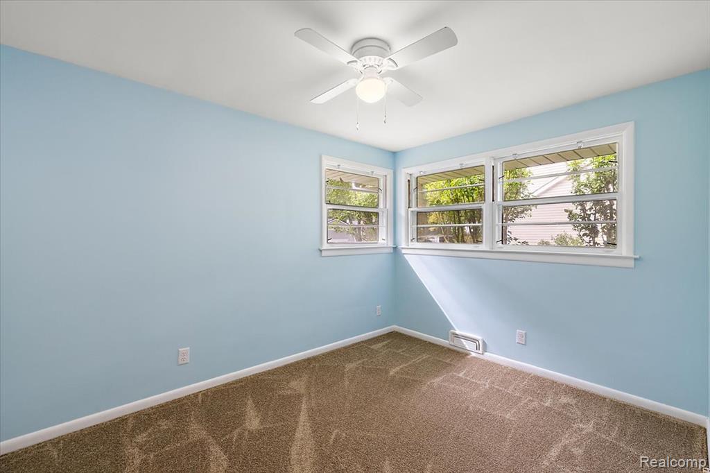 841 Nash Avenue, Waterford, MI 48328 — Photo 26