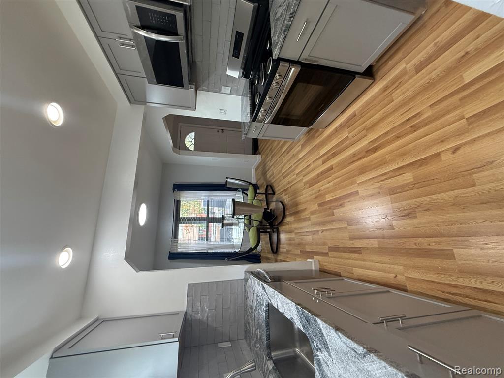 6737 Warwick Street, Detroit, MI 48228 — Photo 8