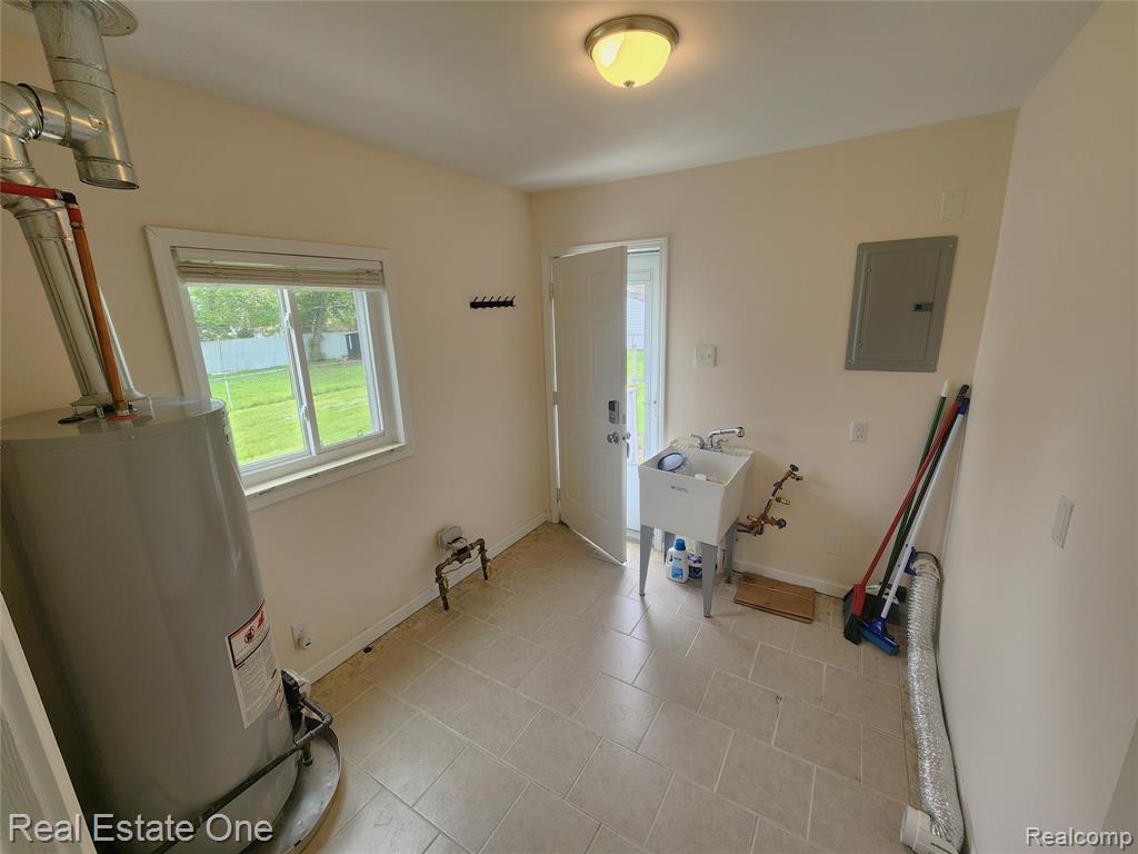 1574 E Woodruff Avenue, Hazel Park, MI 48030 — Photo 29