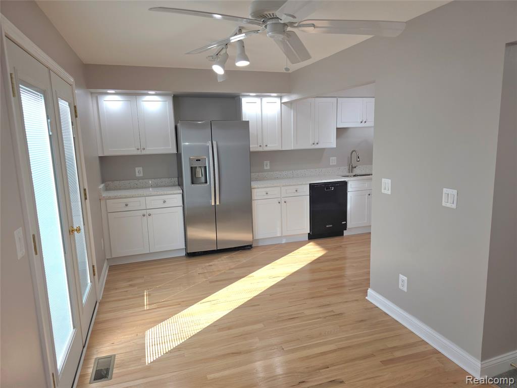 48570 Sugarbush Road, 56, New Baltimore, MI 48047 — Photo 4