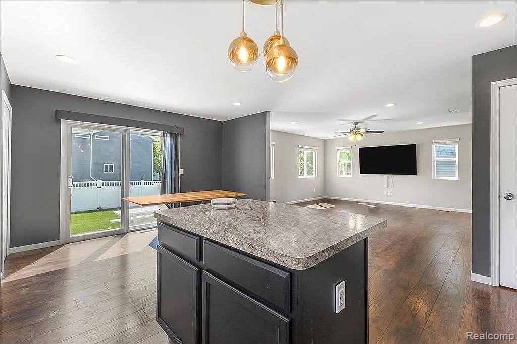 6576 SKYLAR Lane, Waterford, MI 48327 — Photo 17