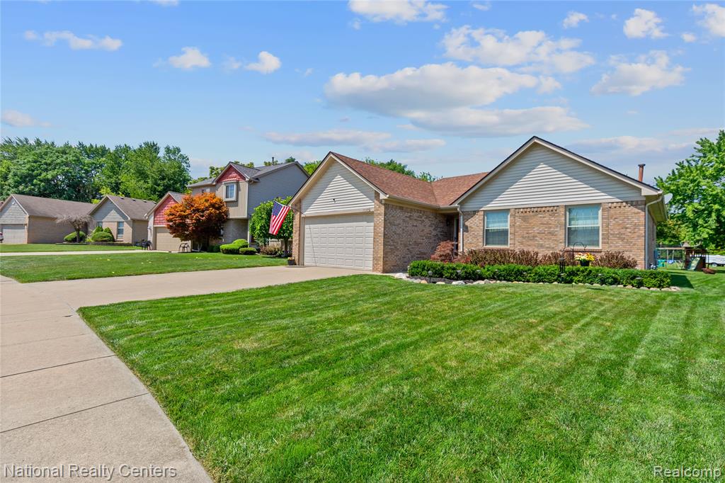 50049 Dove Lane, Chesterfield, MI — Photo 3